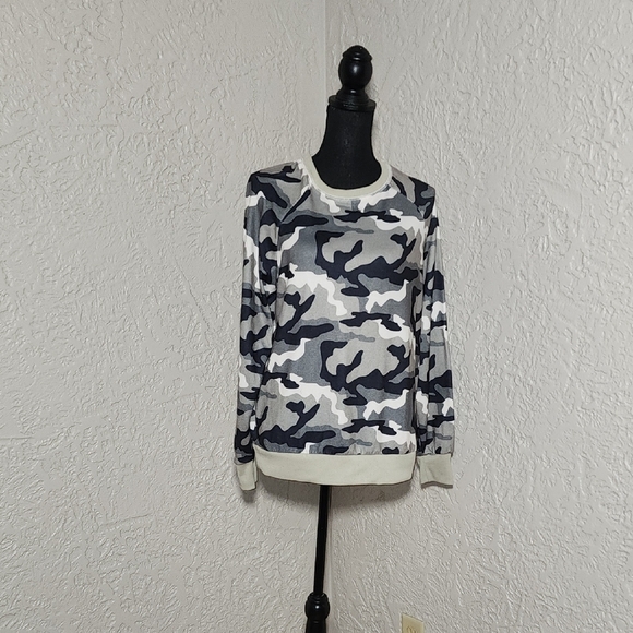 Btfbm Camouflage Long Sleeve Sweatshirt - Picture 1 of 5